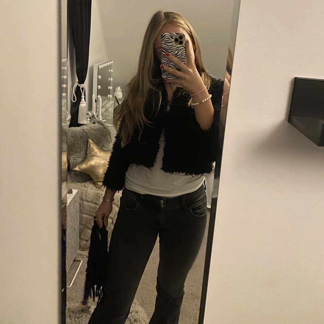 Fluffig trekvarts ärmad kofta - 90