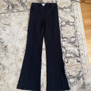 Kostymbyxor H&M - Svarta kostymbyxor från H&M storlek 34. 