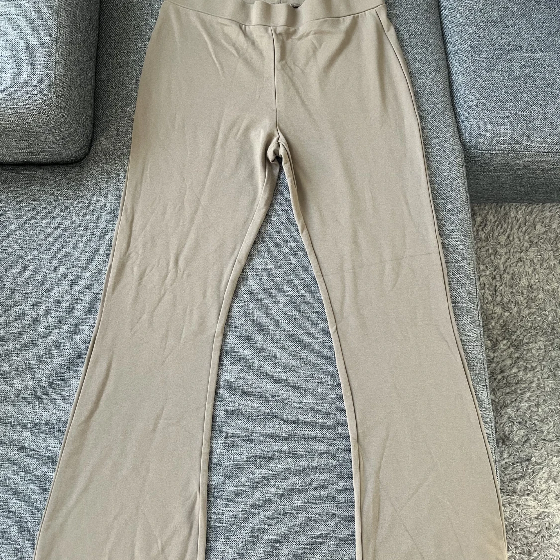 Brun beiga utsvängda bootcut leggings