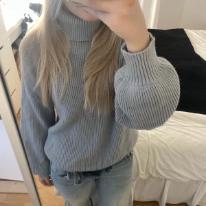 Bikbok stickad tröja - Aldrig använt, nyskick.jättemysig ku till vintern