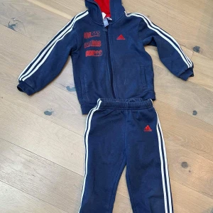 Adidas barnkläder  - Bra kvalite och bor i Helsingborg 