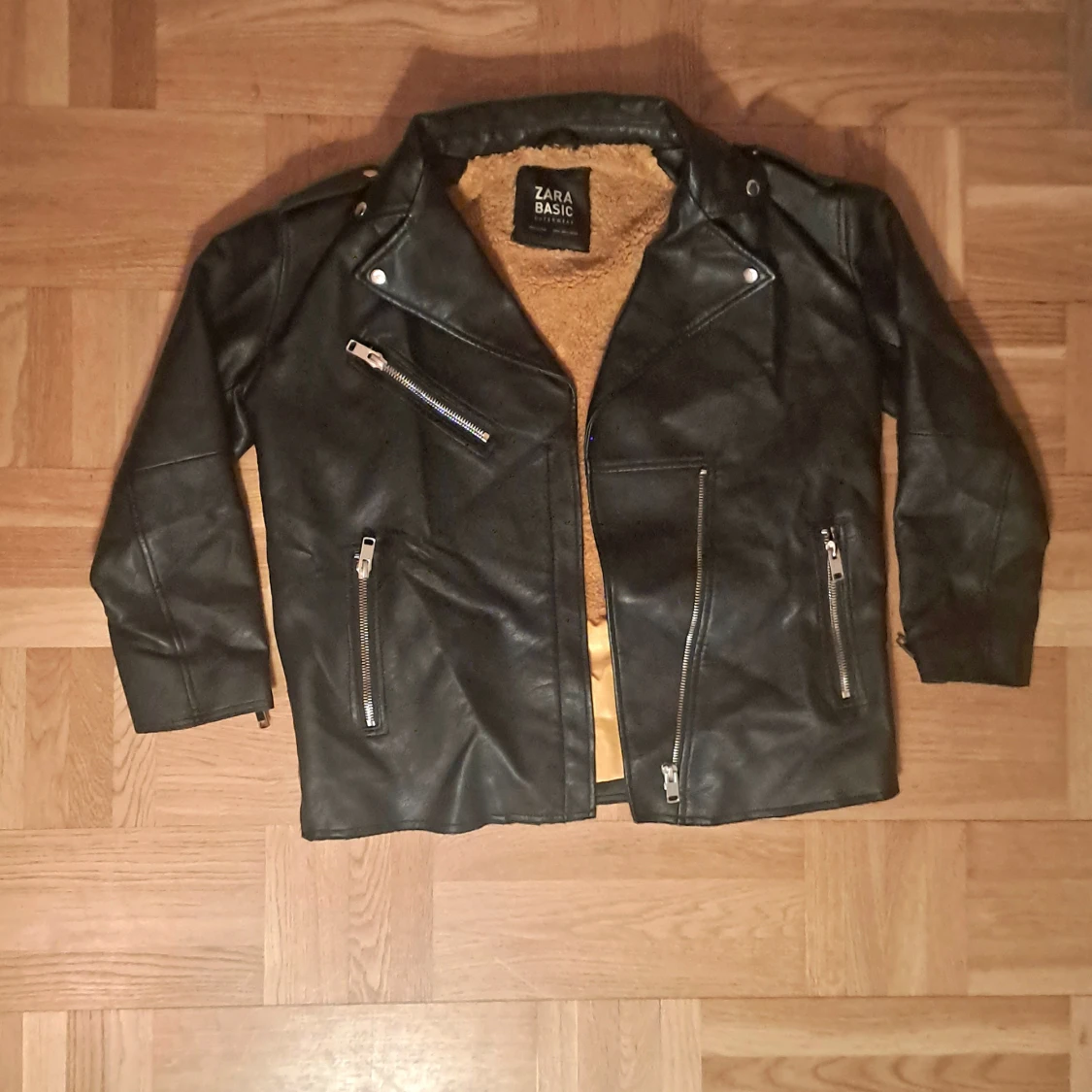 Cool fake-skinnjacka 