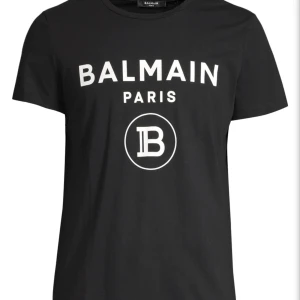 Balmain t shirt  - Nyskick  Nypris 3099kr