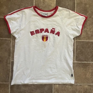 Vintage t-shirt - Vintage t-shirt. Bra skick. Passar S