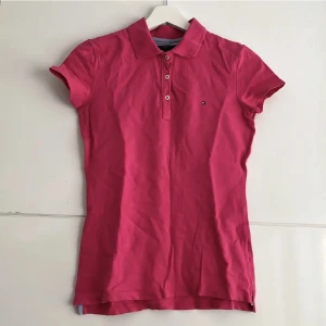 Tommy Hilfiger - Tommy Hilfiger tröja, XS passar S. Fint skick! Fri frakt. 