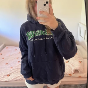 RESERVERAD thrasher hoodie - RESERVERAD ‼️‼️ KÖP EJ snygg trasher hoodie. köptes för några år sedan och kommer inte längre till användning. storlek L men passar mer som M