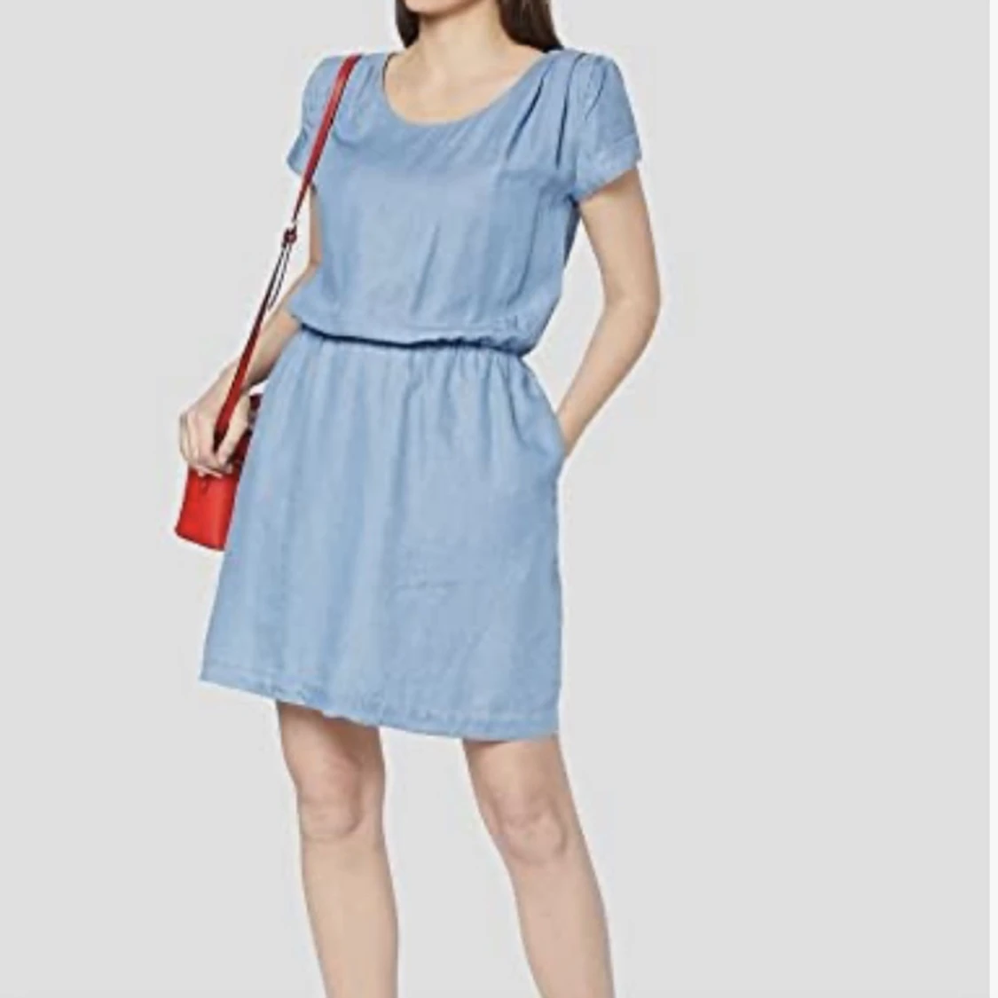 Plommonrosa klänning från Whyred  - 91