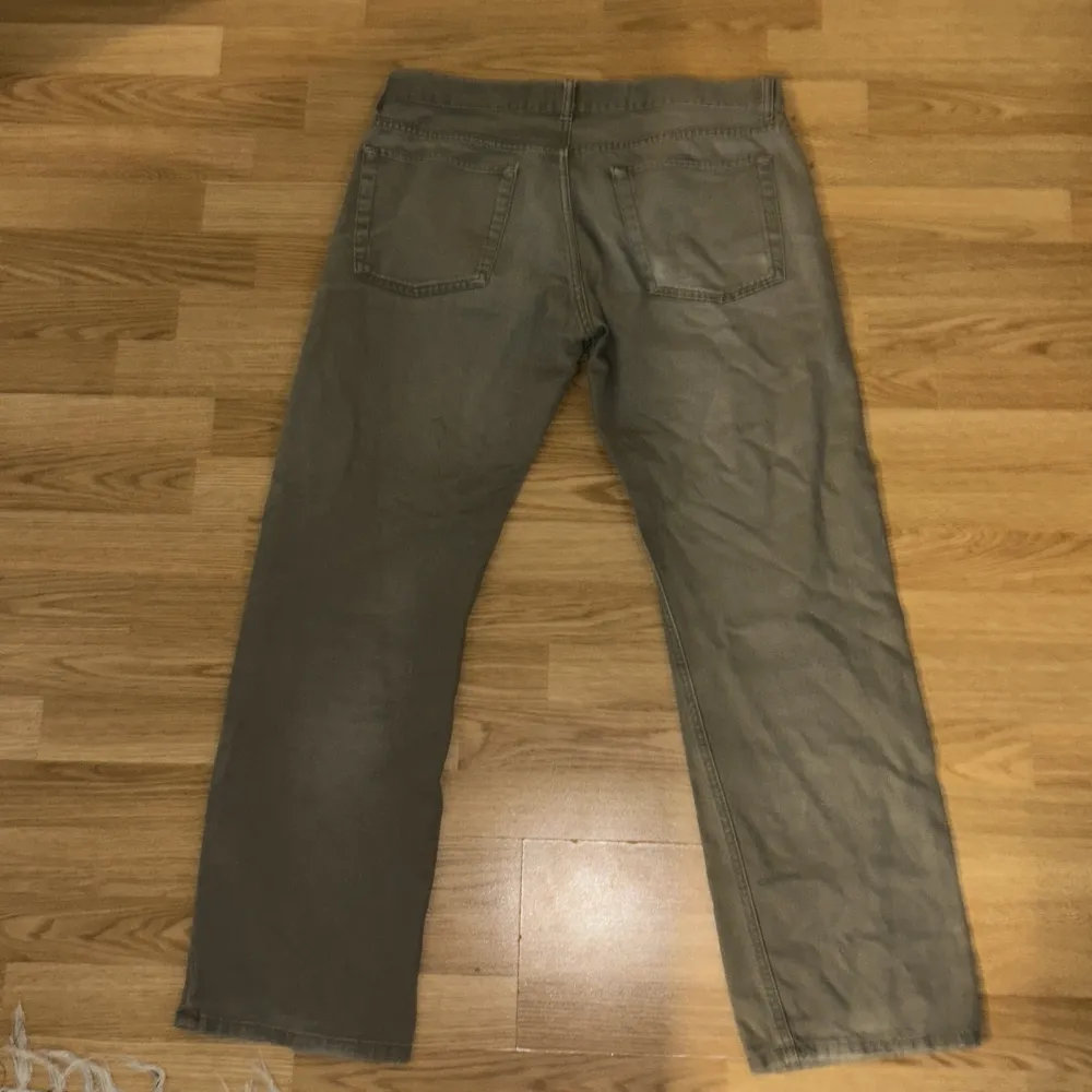 Grå dressman jeans cond 7/10 . Jeans & Byxor.