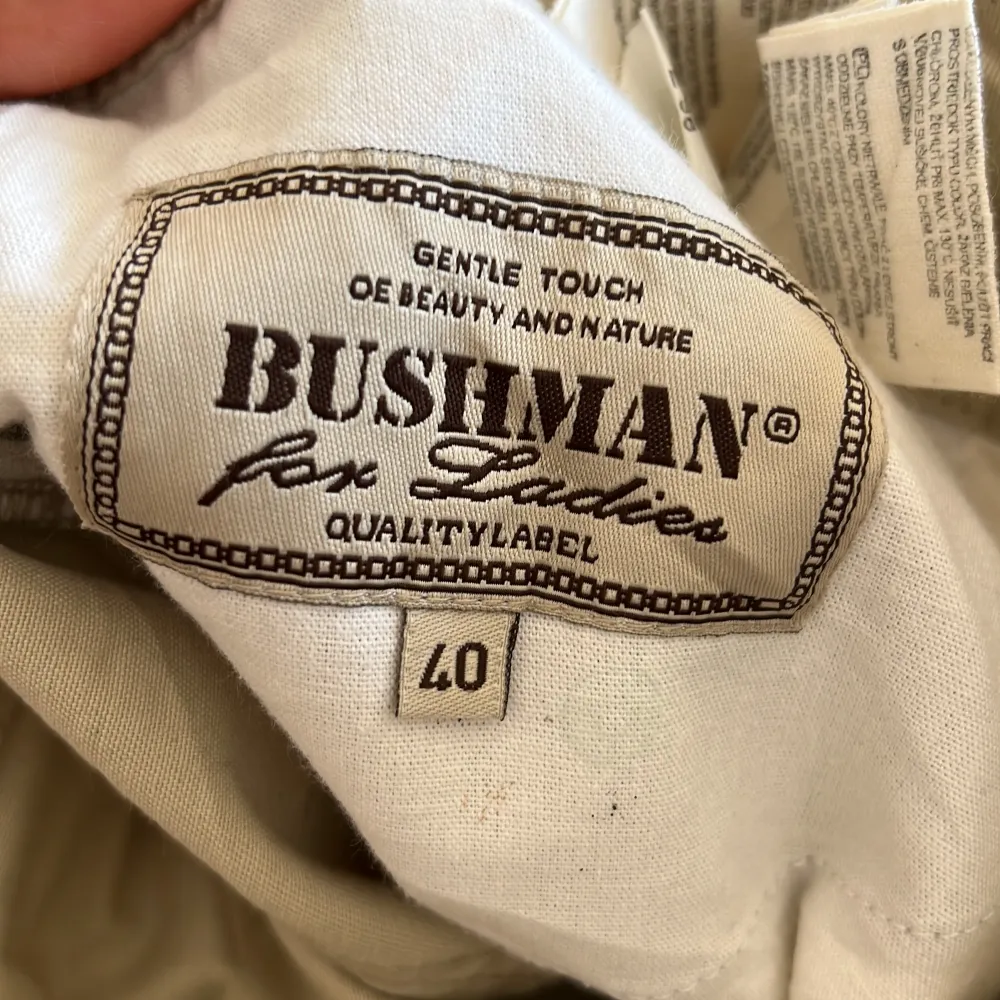 never worn, min condition skirt. Bushman for ladies. 100% cotton, washing machine and iron friendly. . Kjolar.
