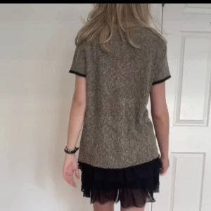 Stickad tshirt❤️ - Fin tröja inför sommaren! Kolla tiktok för tydligare bilder: selloutafh❤️