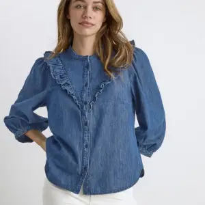 Jätte fin jeans blus från Lindex! Aldrig använd! Slutsåld i butik! 