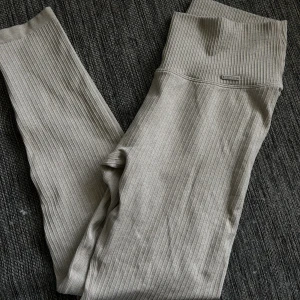 Träningstights | Aimn - Sparsamt använda träningstights från Aimn!🩶