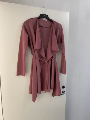 Rosa kappa storlek S - Rosa kappa storlek S