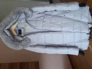 Fint Jacka ljus grå str 38/40 - Fint Jacka ljusgrå str 38/40. Mobil 0793537427. Välkommen