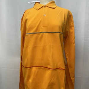 Tres Bien Långtröja  - Långärmad tröja från Tres Bien. Nypris är ungefär 2000kr. Väldigt bra material. Vi har från storlek S-XL. 