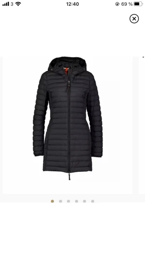 Parajumpers  - Höst/vår jacka köpt på NK använder inte jackan är fräsch och ser ny ut 