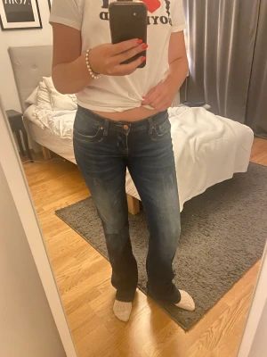 Low waist jeans  - Säljer mina super snygga trendiga jeans från LTB, jag är 168 och jeansen är lite lång för mig 