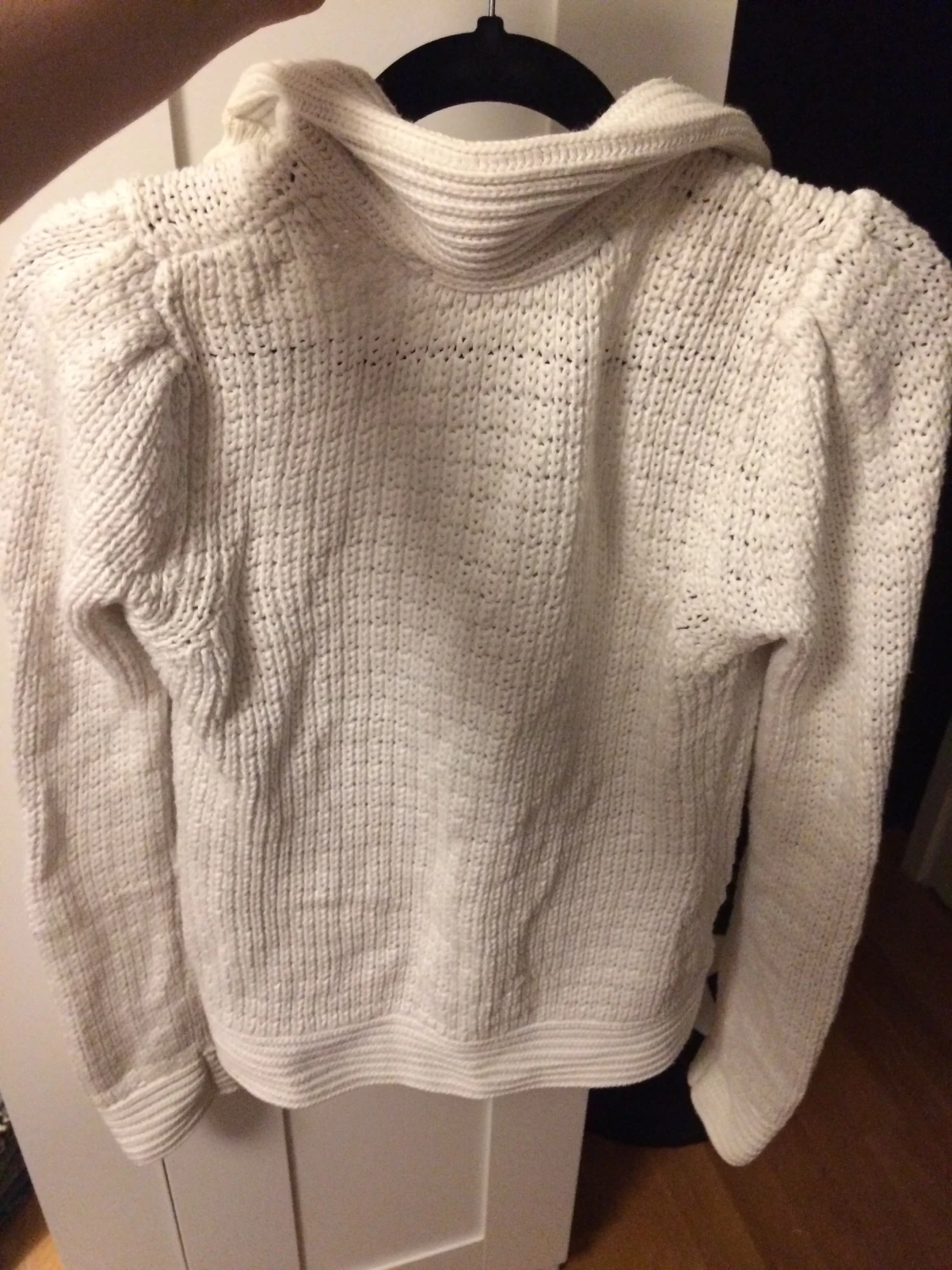Vit stickad kofta - 90