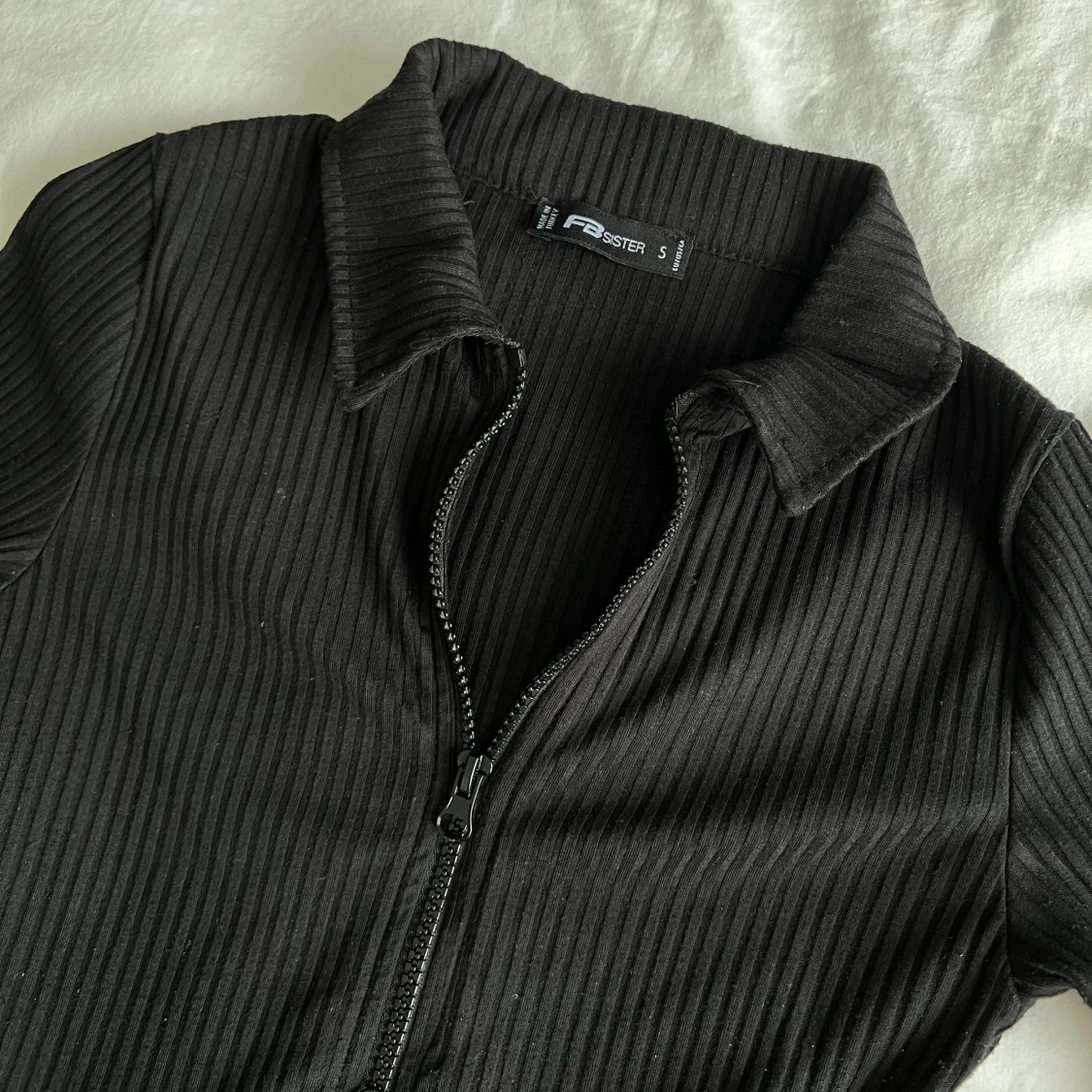 Långärmad topp med dragkedja - 91