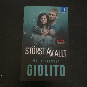 Störst av allt bok  - Skick 10/10, jättebra bok från den kända serien störst av allt. Skriven på svenska!