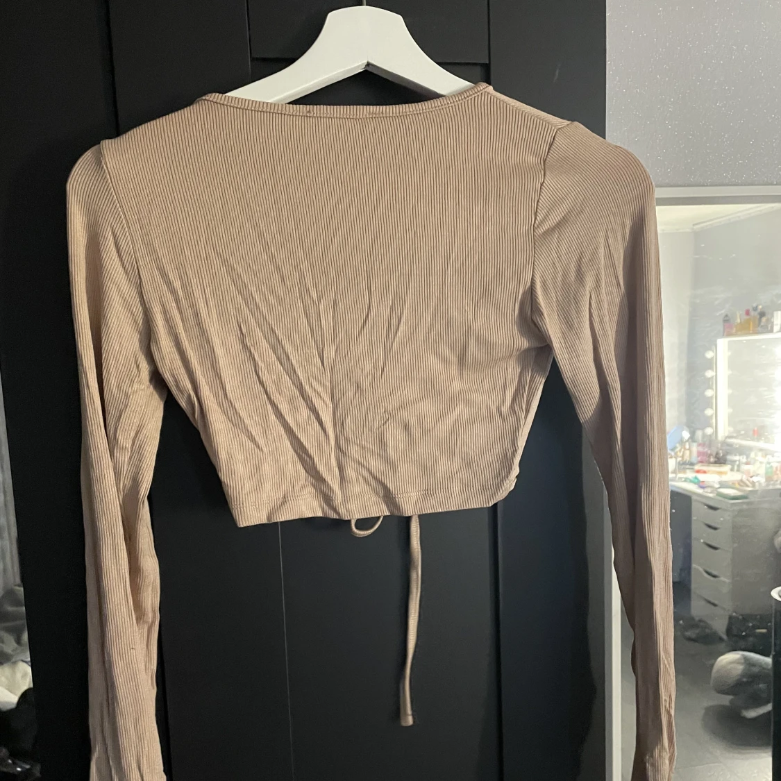 Fin topp man knyter fram - 90