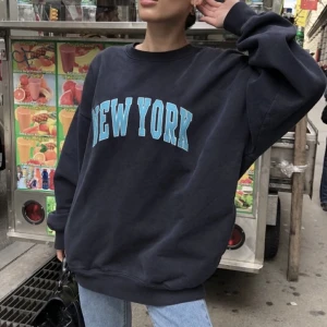 New York sweatshirt - Oversized New York sweatshirt från Brandy Melville. Säljs inte längre på hemsidan!! 💙