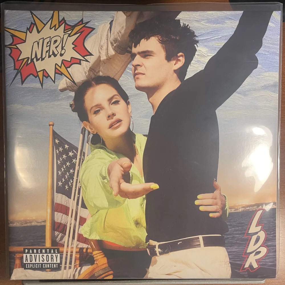 Lana del rey vinyl, som är helt oanvänd, kommer med 2 st lp skivor. Albumet - normal fucking rockwell(nfr)  Skriv för fler bilder/ frågor  Plast fodralet medföljer.  Står inte för postens slarv! Köparen betalar alltid frakt!. Övrigt.
