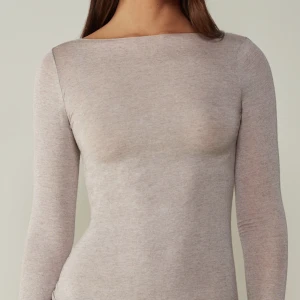 Beige intimissimi tröja - Säljer min intimissimi tröja som är använd fåtal gånger, inga defekter nypris 569