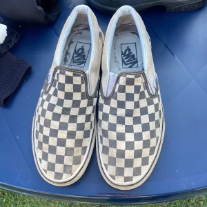 Vans - Stl 39. Kan mötas upp eller fraktas