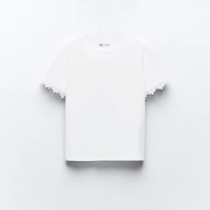 topp - helt oanvänd t shirt från zara💕💕