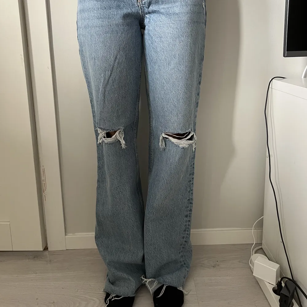 Zara jeans i bra skick, aldrig använda . Jeans & Byxor.
