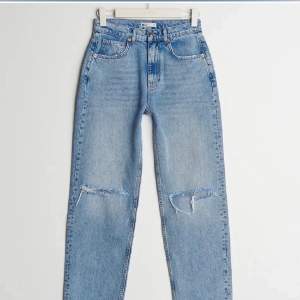 Raka highwaisted jeans från Gina Tricot. Har använts några gånger men är i ett fint skick. 