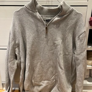 Kofta från Brandy Melville - Super fin tröja från Brandy Melville! Nästan aldrig använd! I super bra skick! 💕