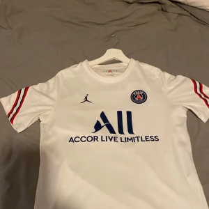 Psg tröja  - Psg tröja i ett bra fungerande skick 