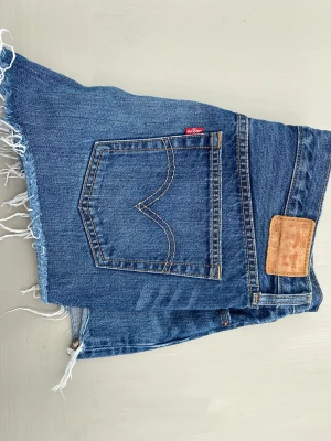 Levis shorts  - Jättefina levis 501 shorts i storlek 32 🫶🏼