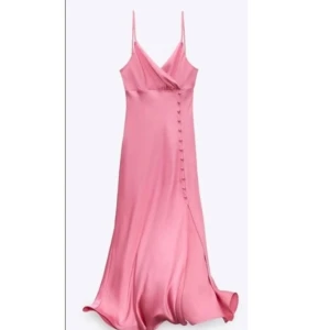 Zara klänning - Rosa zara satin klännig, så fin till sommaren!