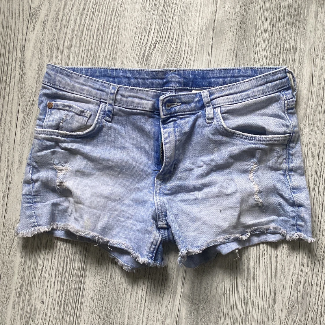 lågmidjade shorts