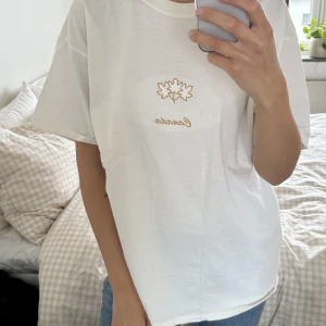 T-shirt - Knappt använd.