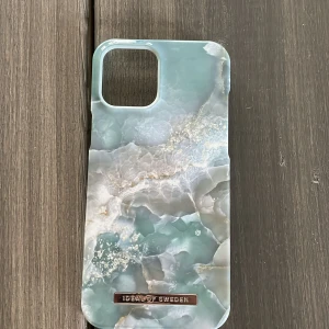 Ideal of Sweden skal 12 PRO/12 PRO Max  - Bra skick blått fint