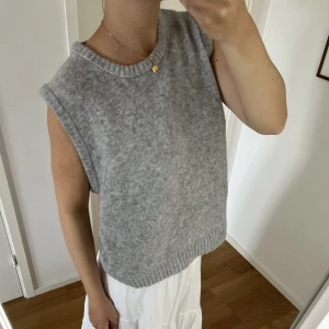 Stickad väst - Så skön och fin