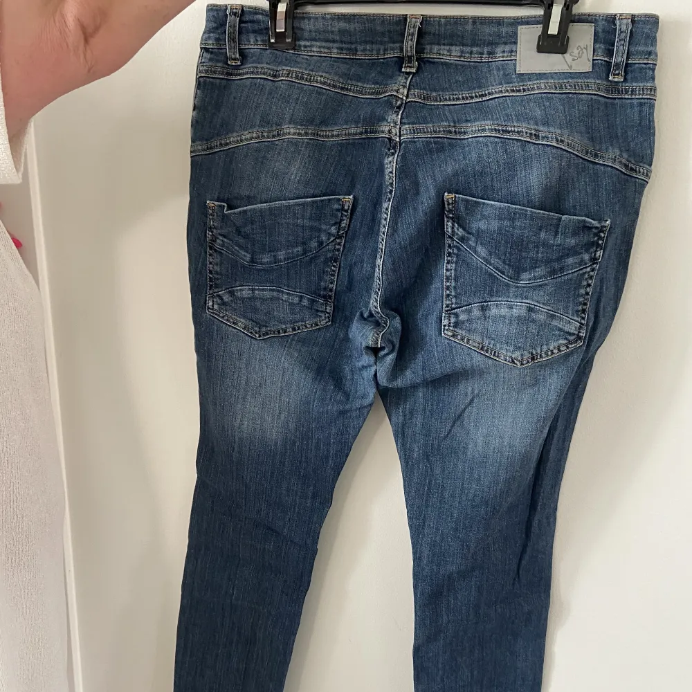 Snygga jeans från Isay.. Jeans & Byxor.