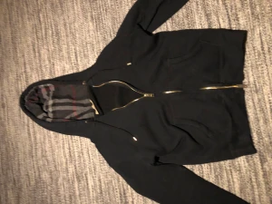 Burberry kofta  - Bra skick Storlek S  Väldigt mörk blå