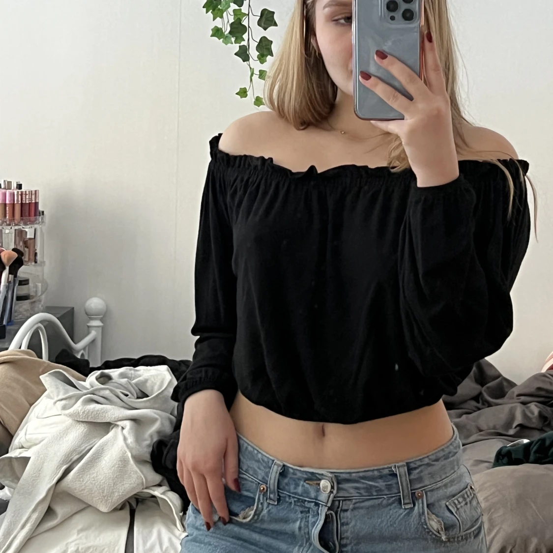 Off-shoulder topp