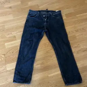 Mörk gråa weekday jeans, Space Skick 10/10 (inte använda)