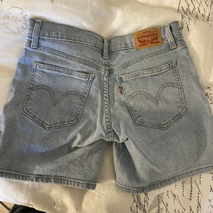 Levis jeansshorts - Snygga jeansshorts från Levis!!💗💗