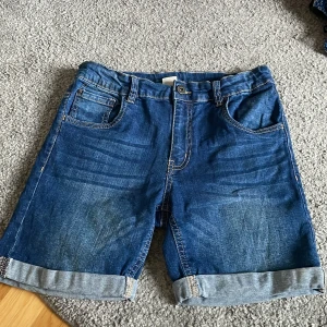 Shorts  - Fina mörkblåa shorts   