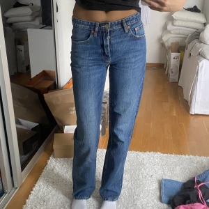 Midwaist zara jeans  - Knappt använda💕 jag är 174