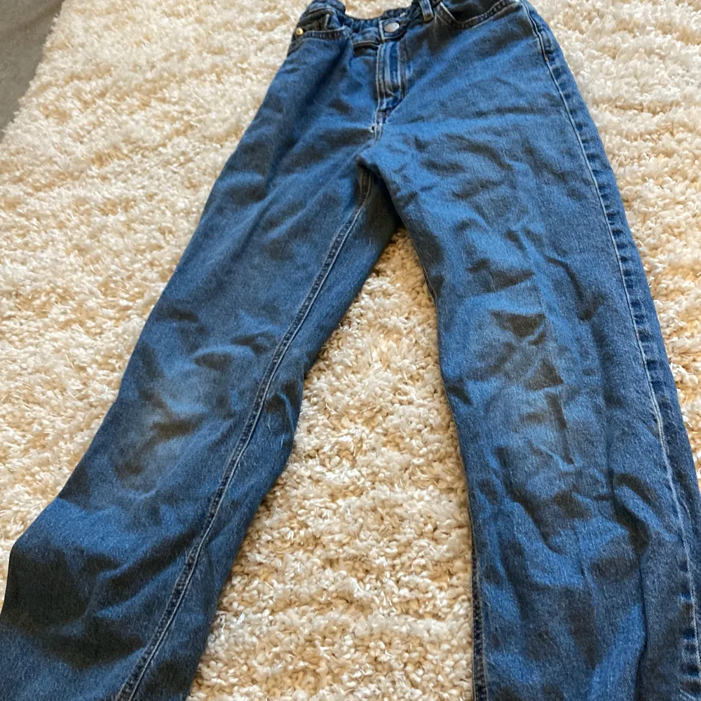 Stuprör baggy jeans som är lite för korta för mig💕👖. Jeans & Byxor.