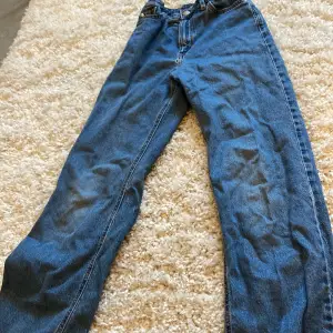 Stuprör baggy jeans som är lite för korta för mig💕👖