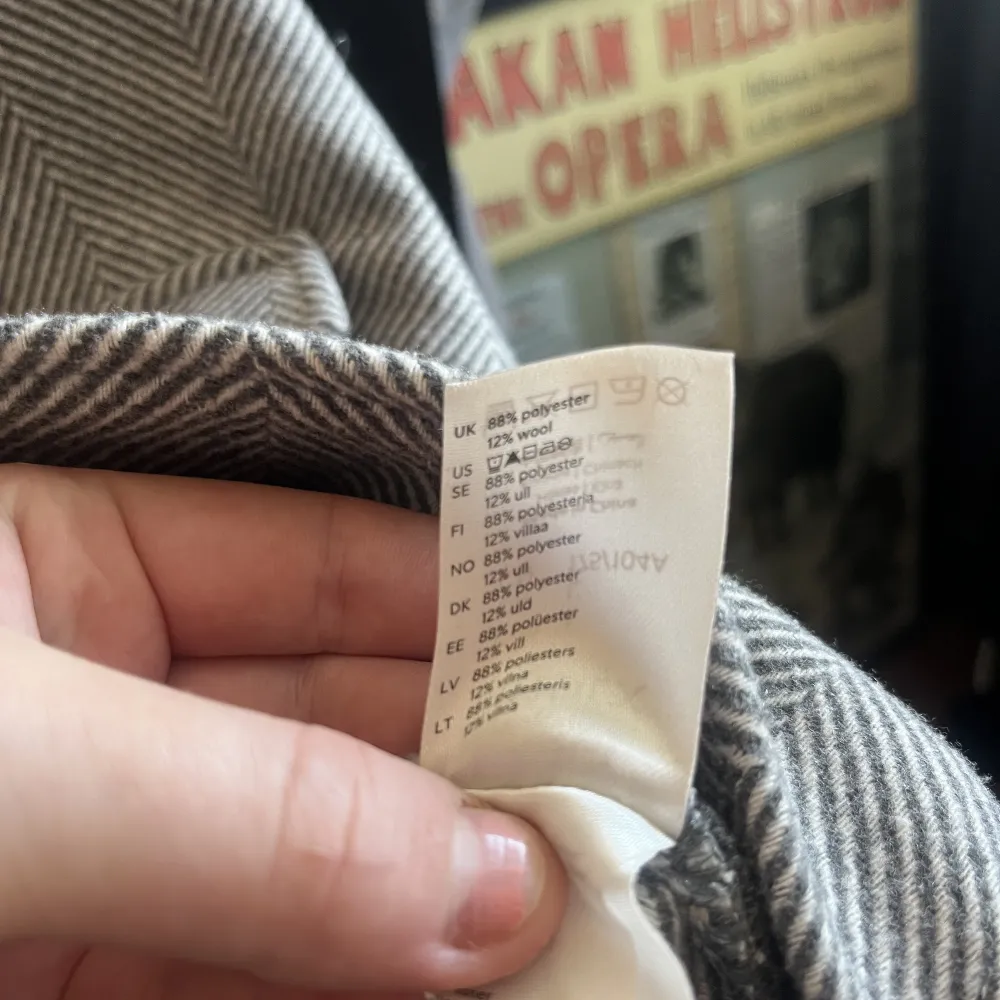 Oversized croppad skjortjacka från Lindex. Använd fåtal gånger Köparen står för frakten!. Takit.